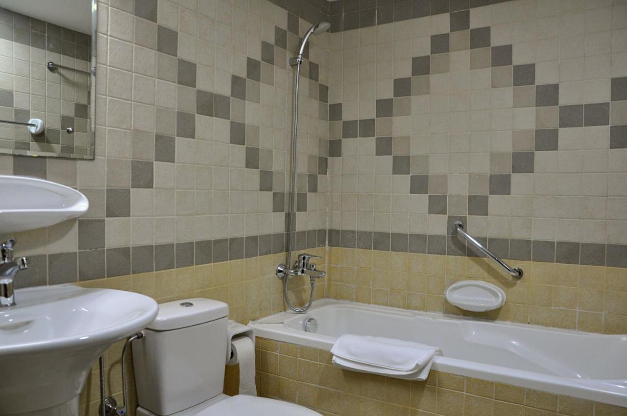 Care Holiday Homes Apartments Barsha Heights Dubaï Extérieur photo